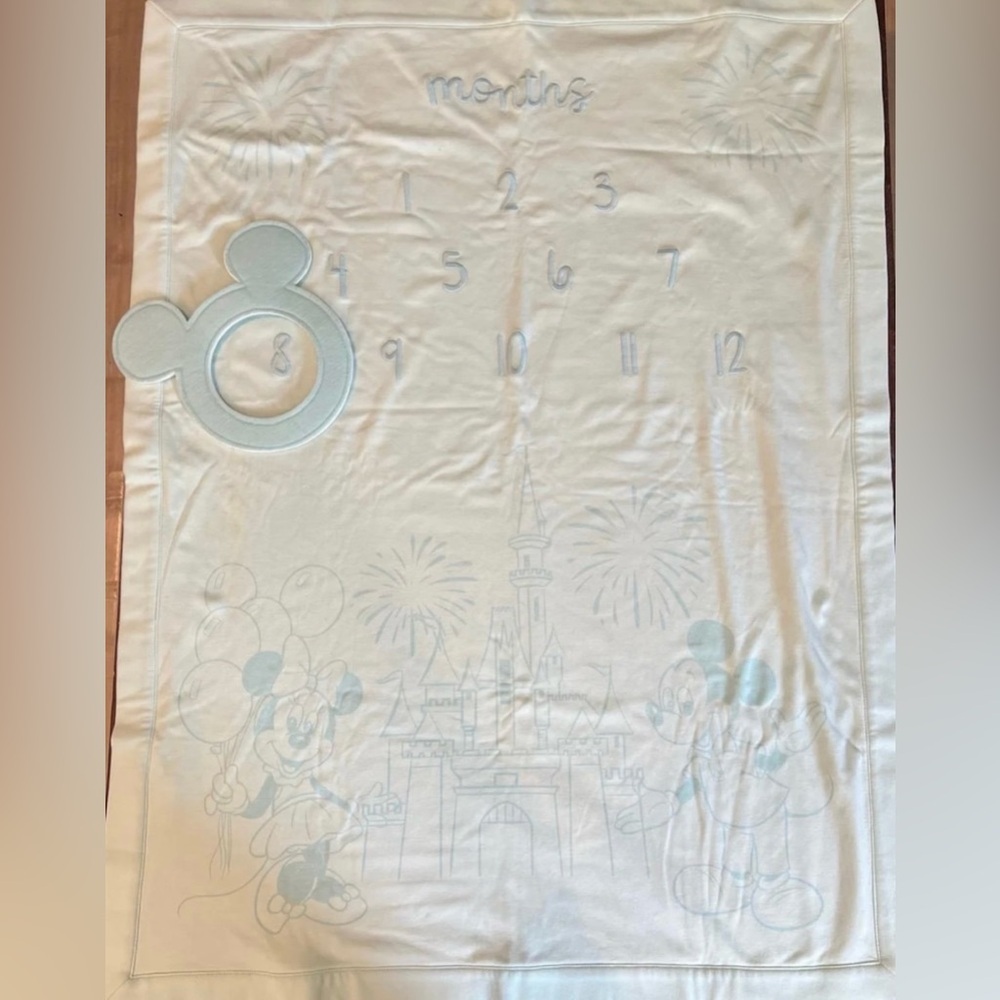 Disney Mickey and Minnie Mouse Milestone Blanket and Marker - Picture 3 of 3